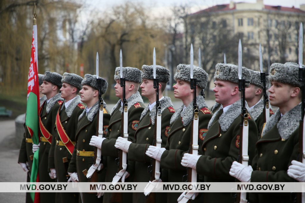 День внутренних войск в беларуси. Внутренние войска МВД Республики Беларусь. День внутренний войска Беларуси. Солдат ВВ МВД РБ.